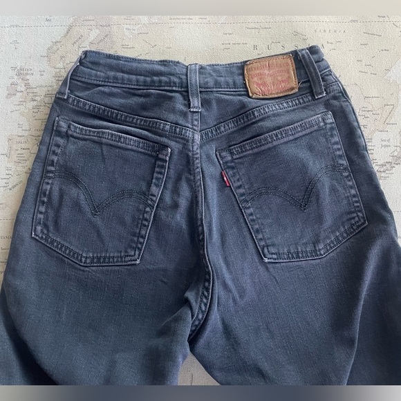 Levi’s 90s Gray/ Purple Wash High Rise Raw Hem Jeans Size 29 - Picture 6 of 14